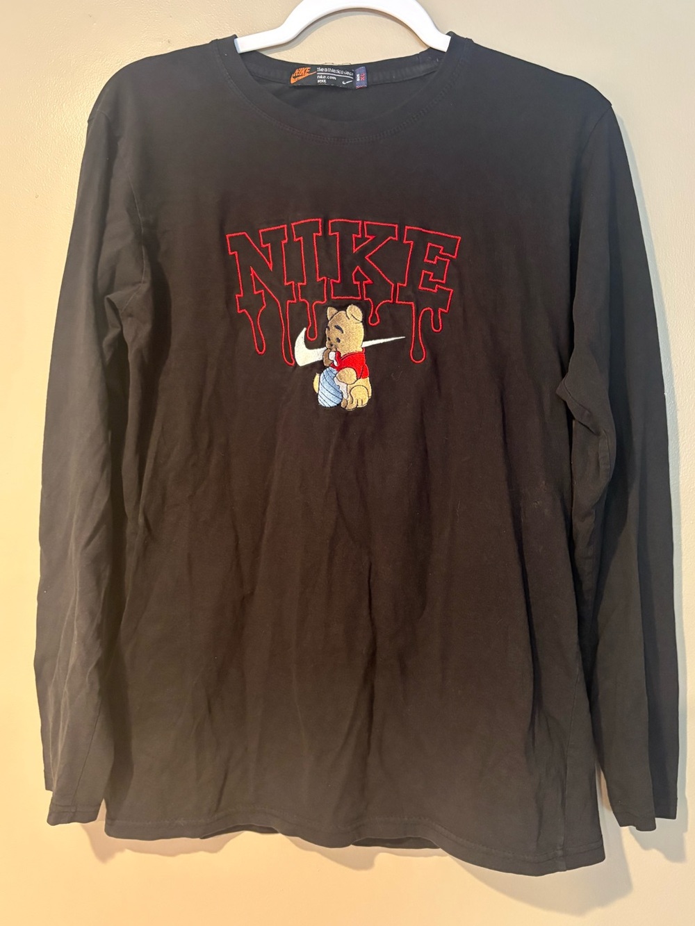 NIKE winnie the pooh rare embroidered vintage honey drip unisex long sleeve tee